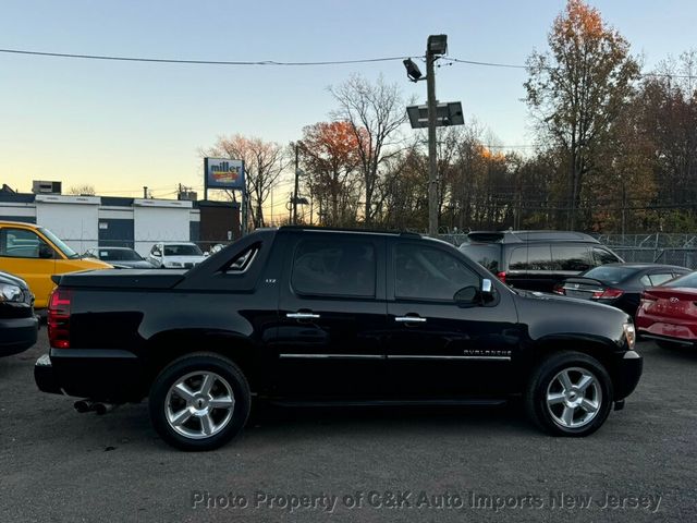 2010 Chevrolet Avalanche 4WD Crew Cab LTZ, Sun, Entertainment Destinations PKG - 22671937 - 15