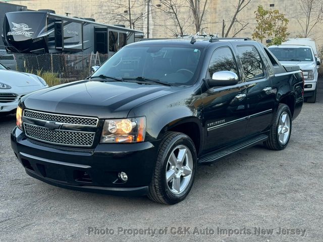 2010 Chevrolet Avalanche 4WD Crew Cab LTZ, Sun, Entertainment Destinations PKG - 22671937 - 4