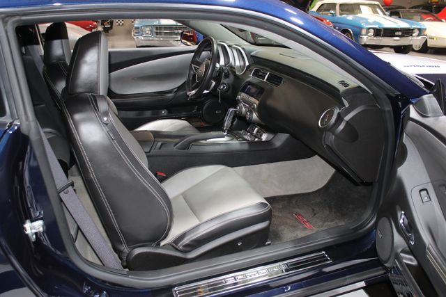 2010 Chevrolet Camaro 2dr Coupe 2SS - 22999330 - 37