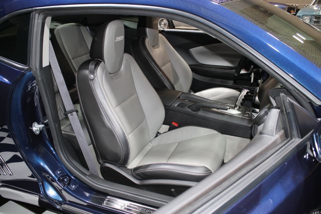 2010 Chevrolet Camaro 2dr Coupe 2SS - 22999330 - 38