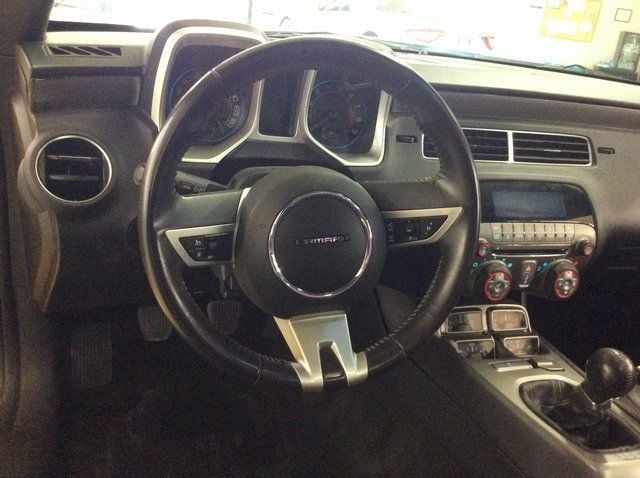 2010 Chevrolet Camaro 2dr Coupe 2SS - 22947967 - 9