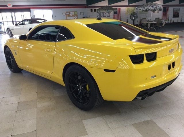 2010 Chevrolet Camaro 2dr Coupe 2SS - 22947967 - 3