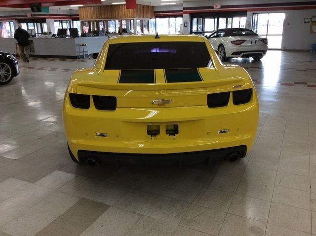 2010 Chevrolet Camaro 2dr Coupe 2SS - 22947967 - 4