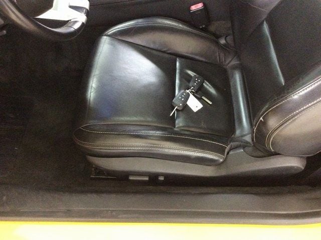 2010 Chevrolet Camaro 2dr Coupe 2SS - 22947967 - 7