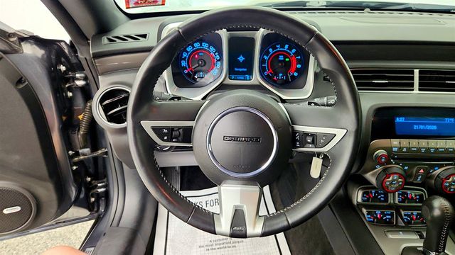 2010 Chevrolet Camaro 2dr Coupe 2SS w/ RS Package & Black Stripe Package - 23042174 - 13