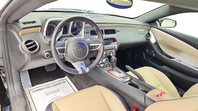 2010 Chevrolet Camaro 2dr Coupe 2SS w/ RS & White Stripe Packages - 23012946 - 12