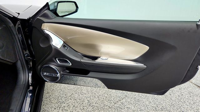 2010 Chevrolet Camaro 2dr Coupe 2SS w/ RS & White Stripe Packages - 23012946 - 24