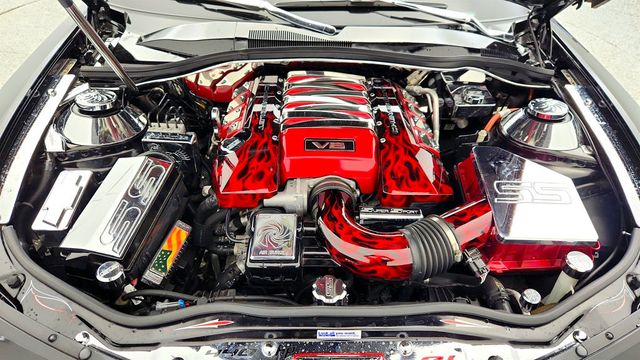 2010 Chevrolet Camaro 2dr Coupe 2SS w/ RS & White Stripe Packages - 23012946 - 25