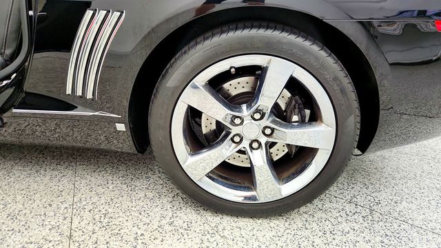 2010 Chevrolet Camaro 2dr Coupe 2SS w/ RS & White Stripe Packages - 23012946 - 8