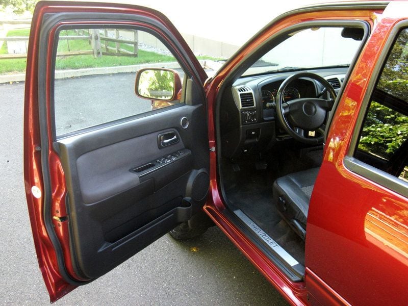 2010 Chevrolet Colorado LT photo 17