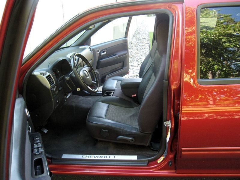 2010 Chevrolet Colorado LT photo 18