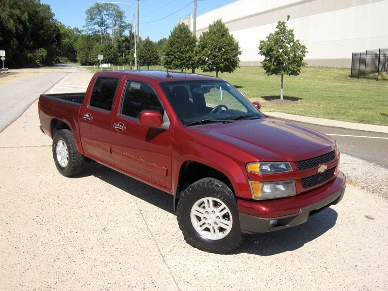 2010 Chevrolet Colorado LT photo 2