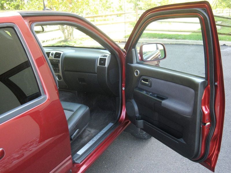 2010 Chevrolet Colorado LT photo 23