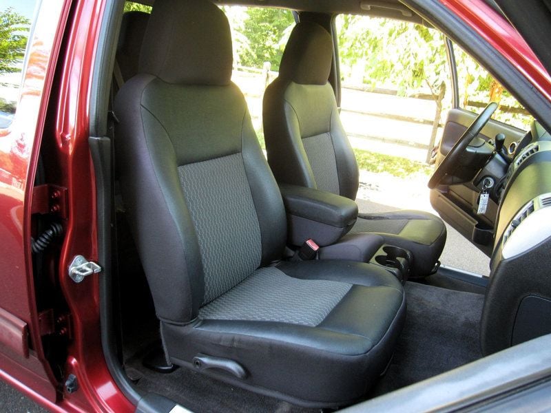 2010 Chevrolet Colorado LT photo 24