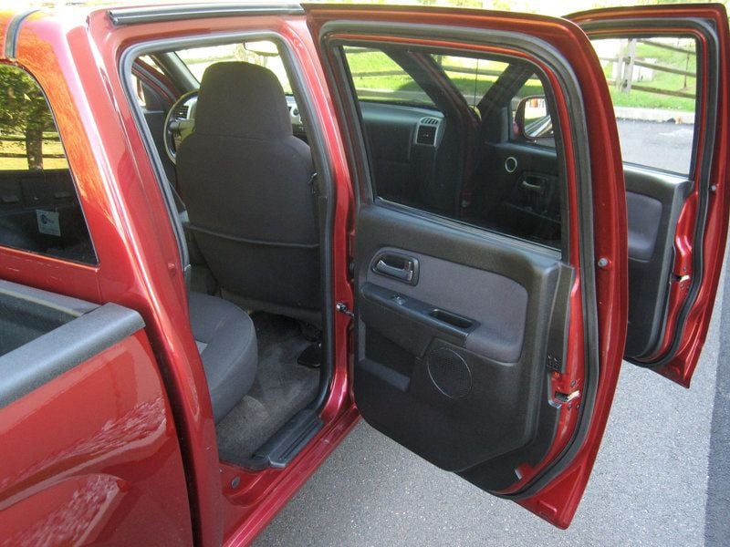 2010 Chevrolet Colorado LT photo 28