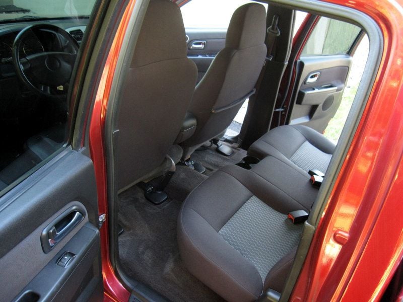 2010 Chevrolet Colorado LT photo 30