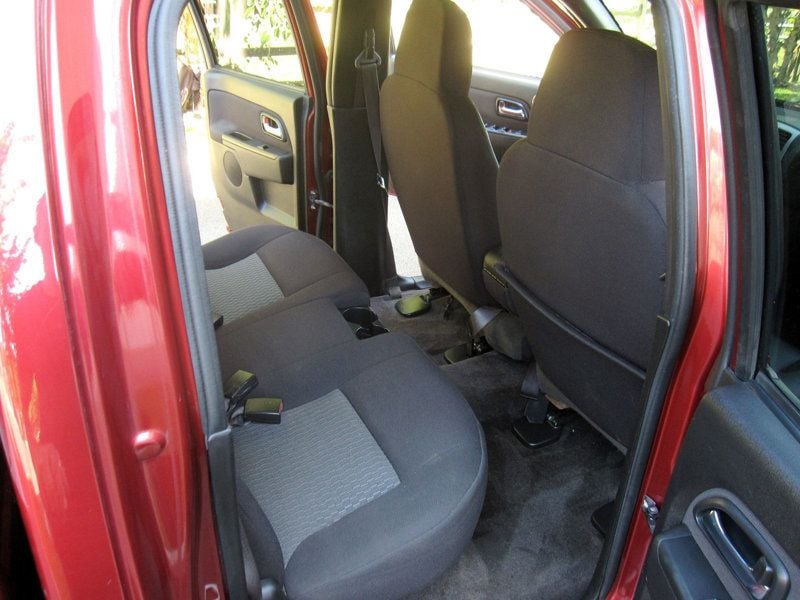 2010 Chevrolet Colorado LT photo 32
