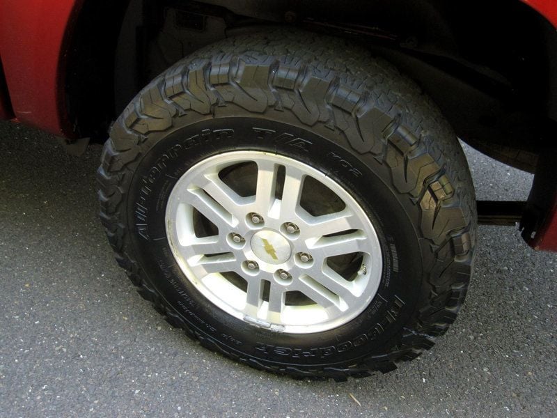 2010 Chevrolet Colorado LT photo 38