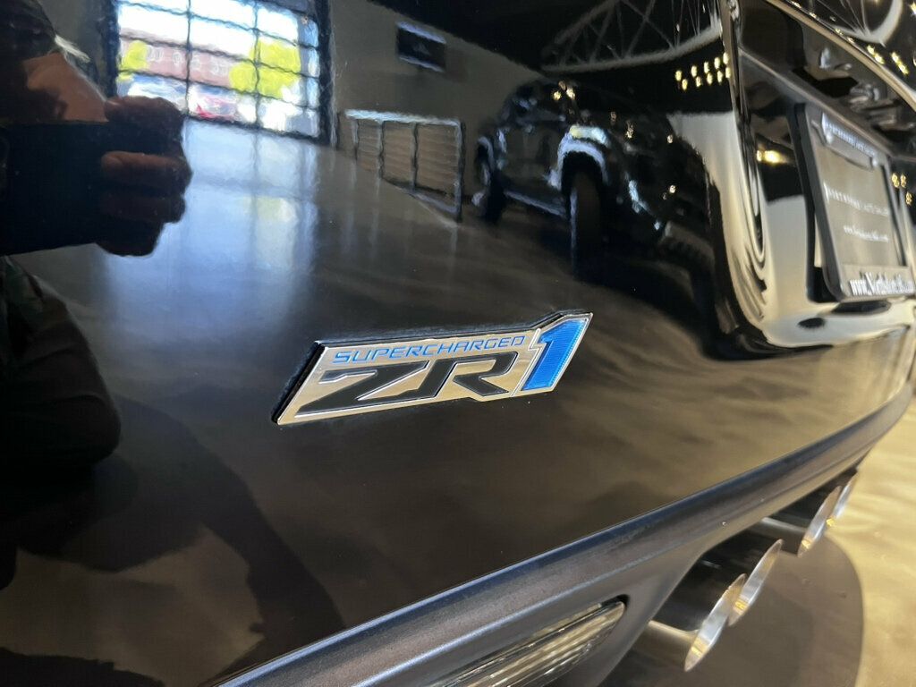 2010 Chevrolet Corvette ZR1/3ZR Pkg/6SpeedManual/HtdSeats/HeadUpDisplay/SiriusXM/NAV - 23048979 - 11