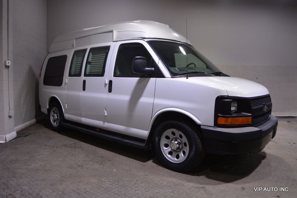 2010 Chevrolet Express 1500 Passenger  - 22050825 - 19