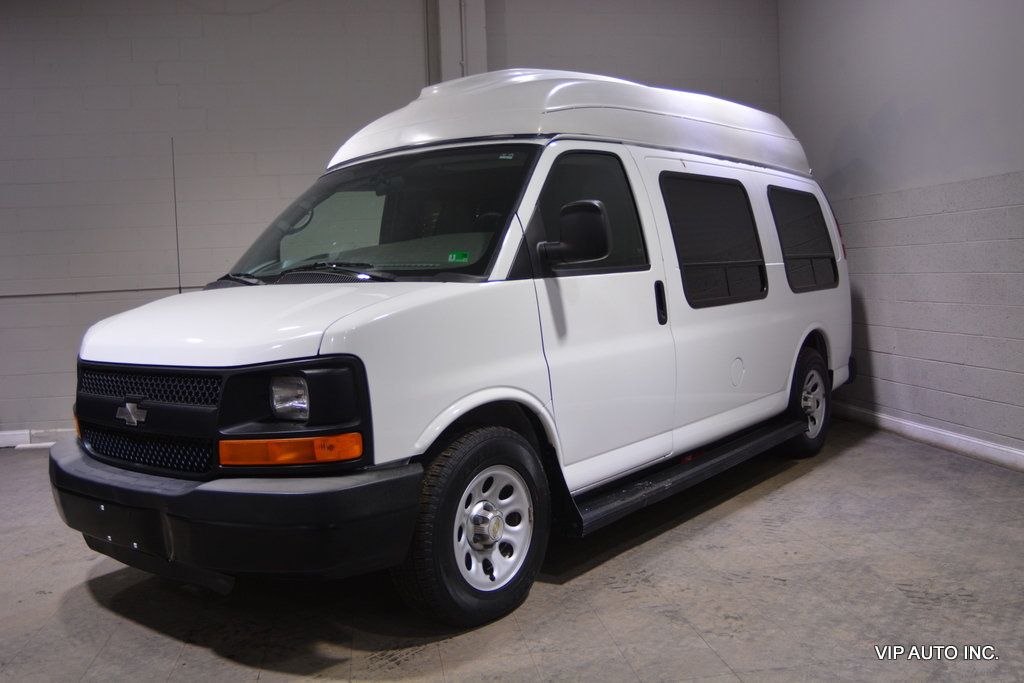 2010 Chevrolet Express 1500 Passenger  - 22050825 - 20