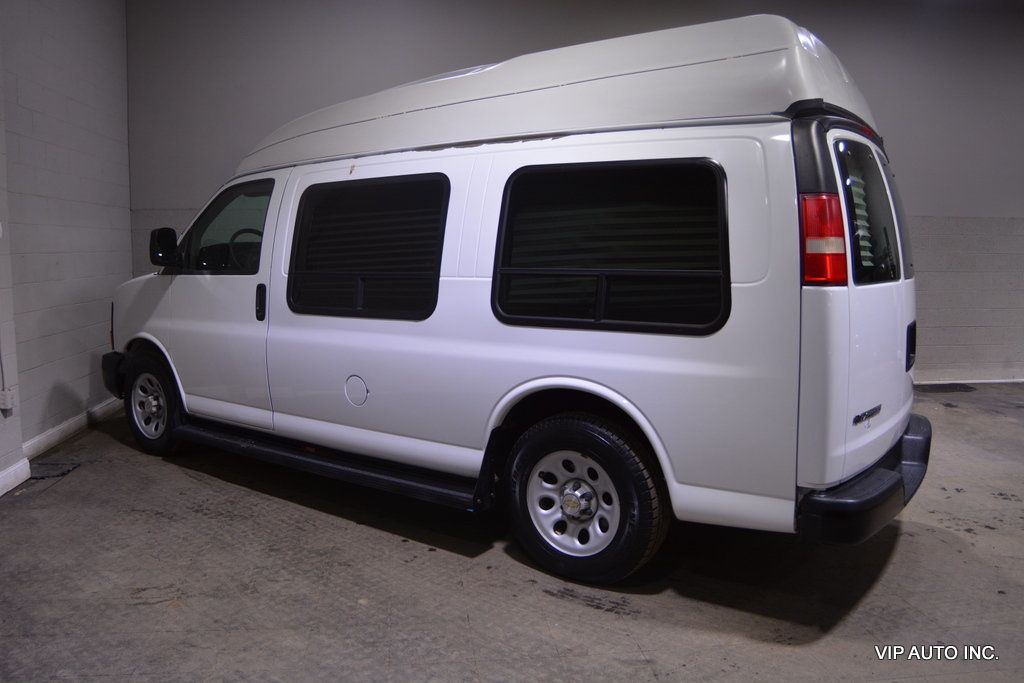 2010 Chevrolet Express 1500 Passenger  - 22050825 - 2