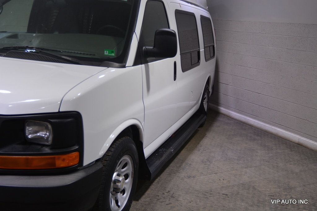 2010 Chevrolet Express 1500 Passenger  - 22050825 - 5