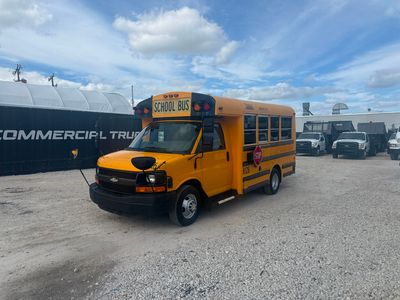 2010 Chevrolet Express 15 Passenger Shuttle Bus