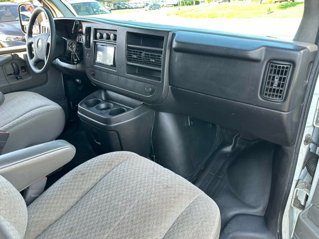 2010 Chevrolet Express 2500 Cargo  - 23054198 - 12