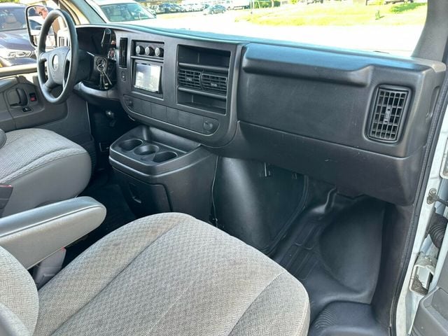 2010 Chevrolet Express 2500 Cargo  - 23054198 - 12