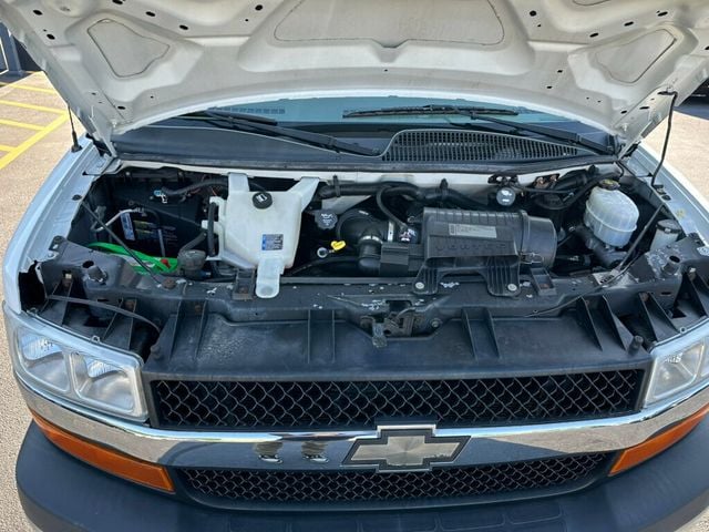 2010 Chevrolet Express 2500 Cargo  - 23054198 - 28