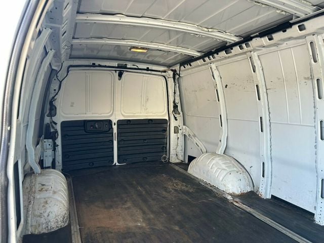 2010 Chevrolet Express 2500 Cargo  - 23054198 - 5