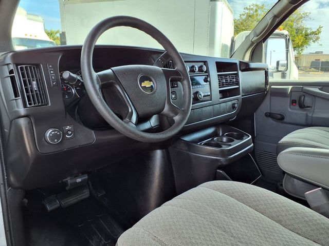 2010 Chevrolet Express 3500 12' Box Van w/Liftgate - 23014443 - 9