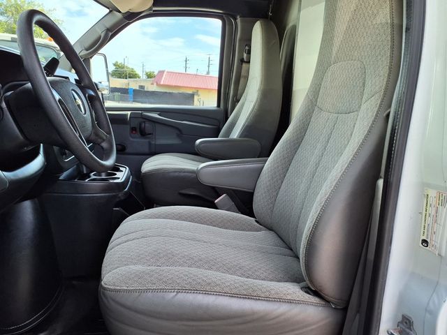 2010 Chevrolet Express 3500 12' Box Van w/Liftgate - 23014443 - 12
