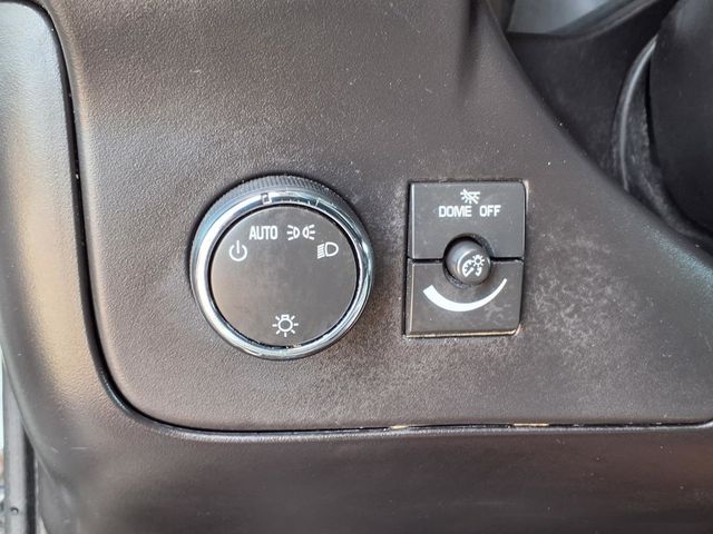 2010 Chevrolet Express 3500 12' Box Van w/Liftgate - 23014443 - 25