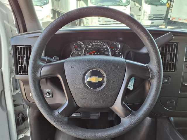 2010 Chevrolet Express 3500 12' Box Van w/Liftgate - 23014443 - 27