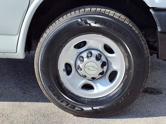 2010 Chevrolet Express 3500 12' Box Van w/Liftgate - 23014443 - 30