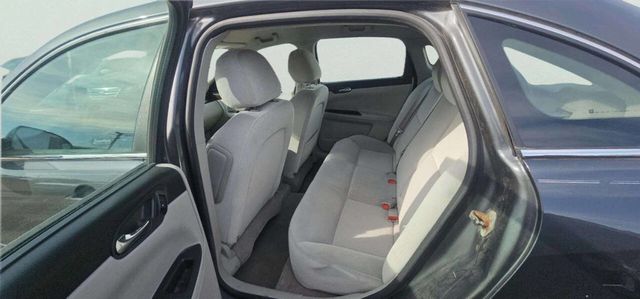 2010 Chevrolet Impala 4dr Sedan LS - 22991754 - 4