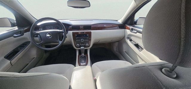 2010 Chevrolet Impala 4dr Sedan LS - 22991754 - 5