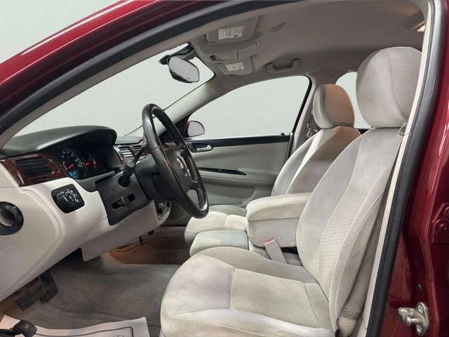 2010 Chevrolet Impala 4dr Sedan LT - 22971654 - 11