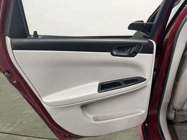 2010 Chevrolet Impala 4dr Sedan LT - 22971654 - 12