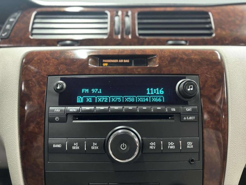 2010 Chevrolet Impala 4dr Sedan LT - 22971654 - 22