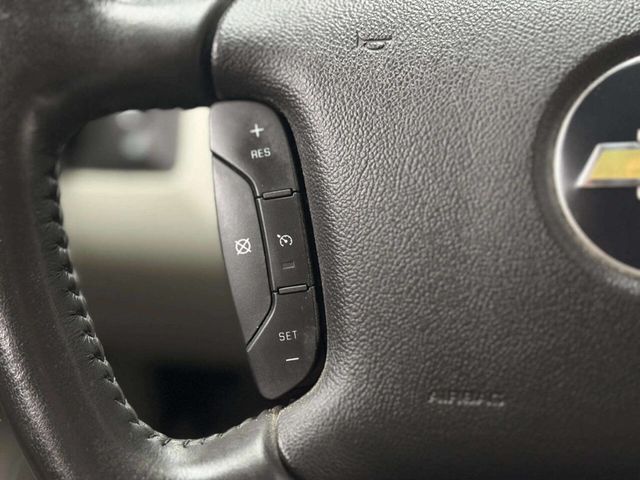 2010 Chevrolet Impala 4dr Sedan LT - 22971654 - 25