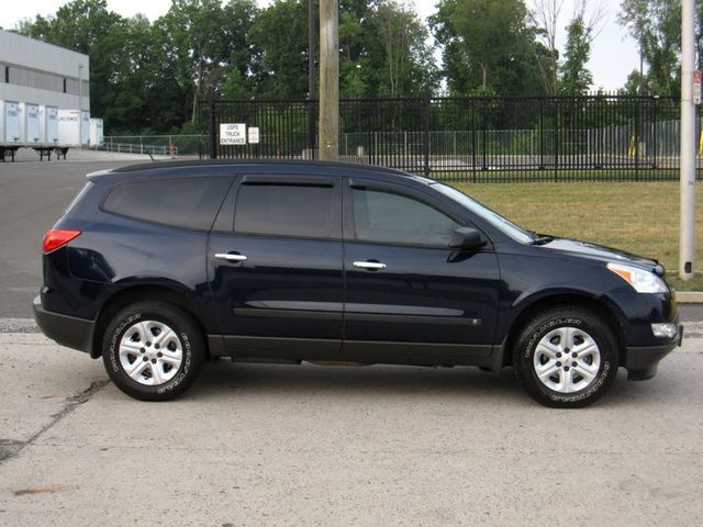 2010 Chevrolet Traverse FWD 4dr LS - 22509561 - 5