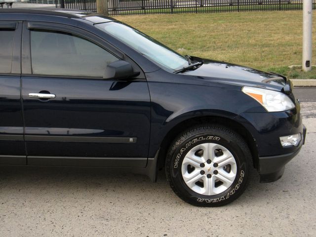 2010 Chevrolet Traverse FWD 4dr LS - 22509561 - 6