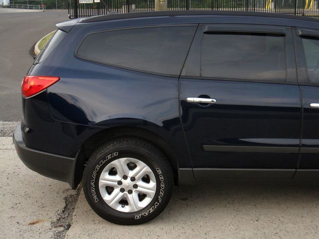 2010 Chevrolet Traverse FWD 4dr LS - 22509561 - 7