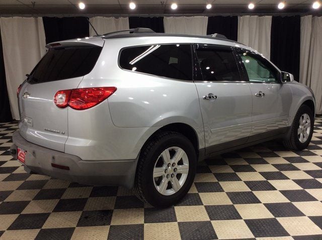 2010 Chevrolet Traverse FWD 4dr LT w/1LT - 22983339 - 5
