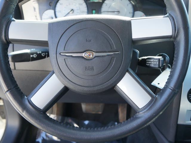 2010 Chrysler 300 4dr Sdn Touring Signature AWD - 11951636 - 10