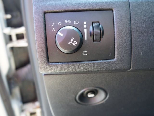 2010 Chrysler 300 4dr Sdn Touring Signature AWD - 11951636 - 12