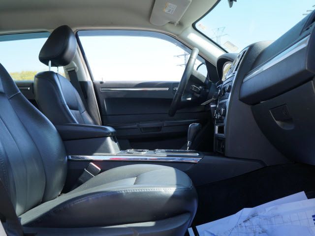 2010 Chrysler 300 4dr Sdn Touring Signature AWD - 11951636 - 15